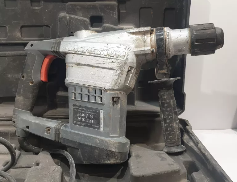 MŁOT UDAROWY GRAPHITE 58G584 WALIZKA