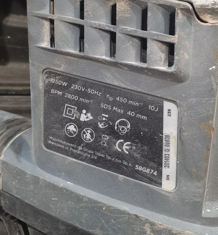 MŁOT UDAROWY GRAPHITE 58G584 WALIZKA