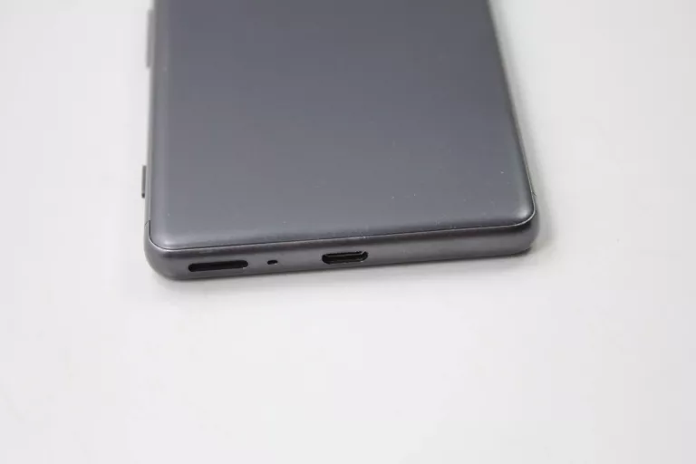 TELEFON SONY XPERIA XA