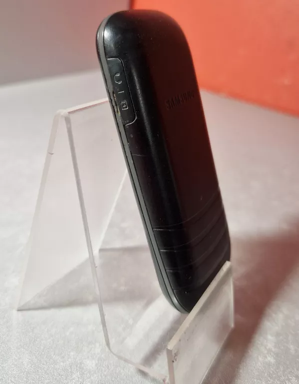 telefon-samsung-gt-e1200-ladowarka-przekatna-ekranu-152