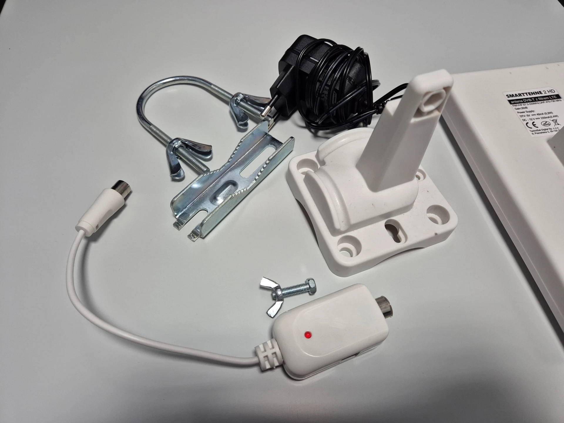 antena-tv-dvb-t2-cyfrowej-telewizji-naziemnej-uhf-vhf-wzmacniacz-30db-kabe-model-00007814