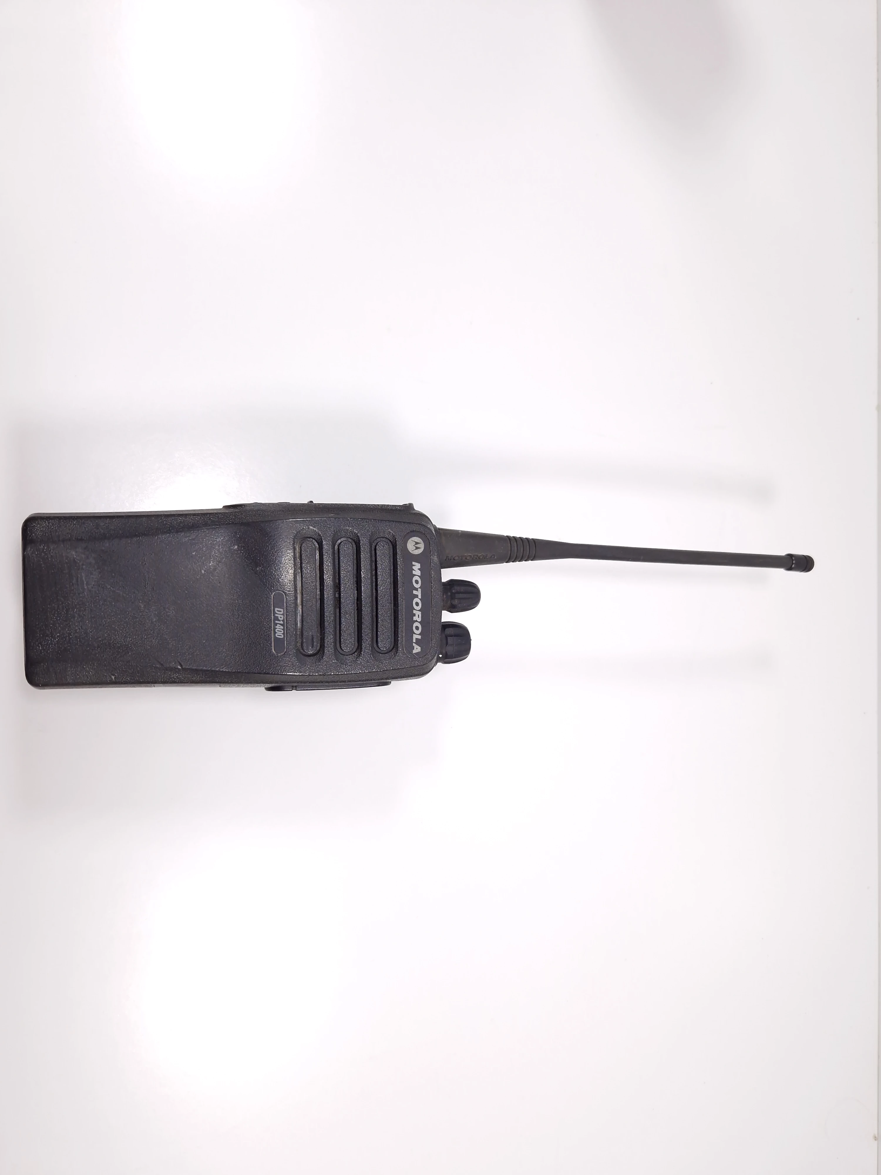 radiotelefon-motorola-dp1400-z-stacja-ladujaca-marka-248811-1922635