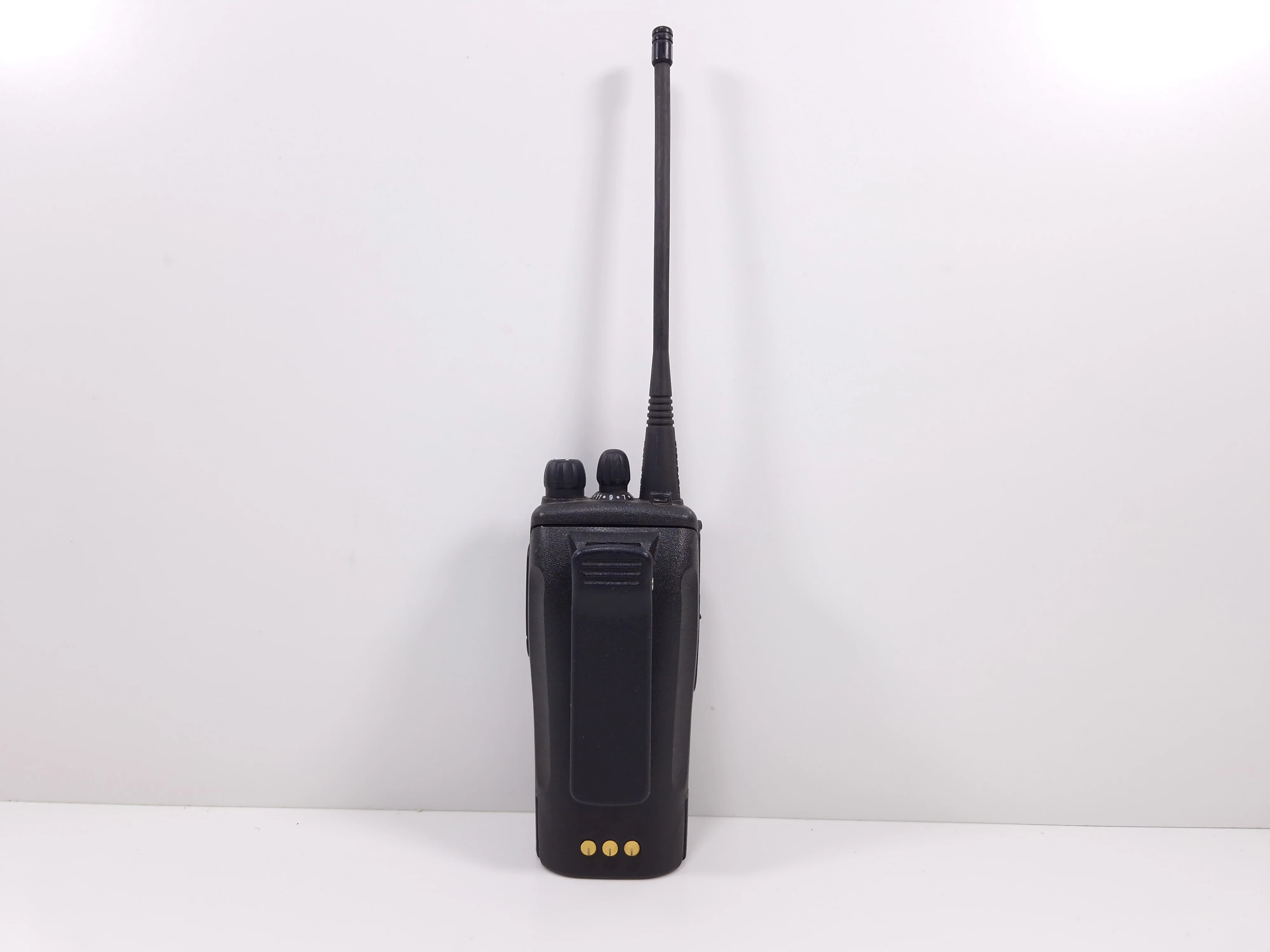 radiotelefon-motorola-dp1400-z-stacja-ladujaca-model-dp1400