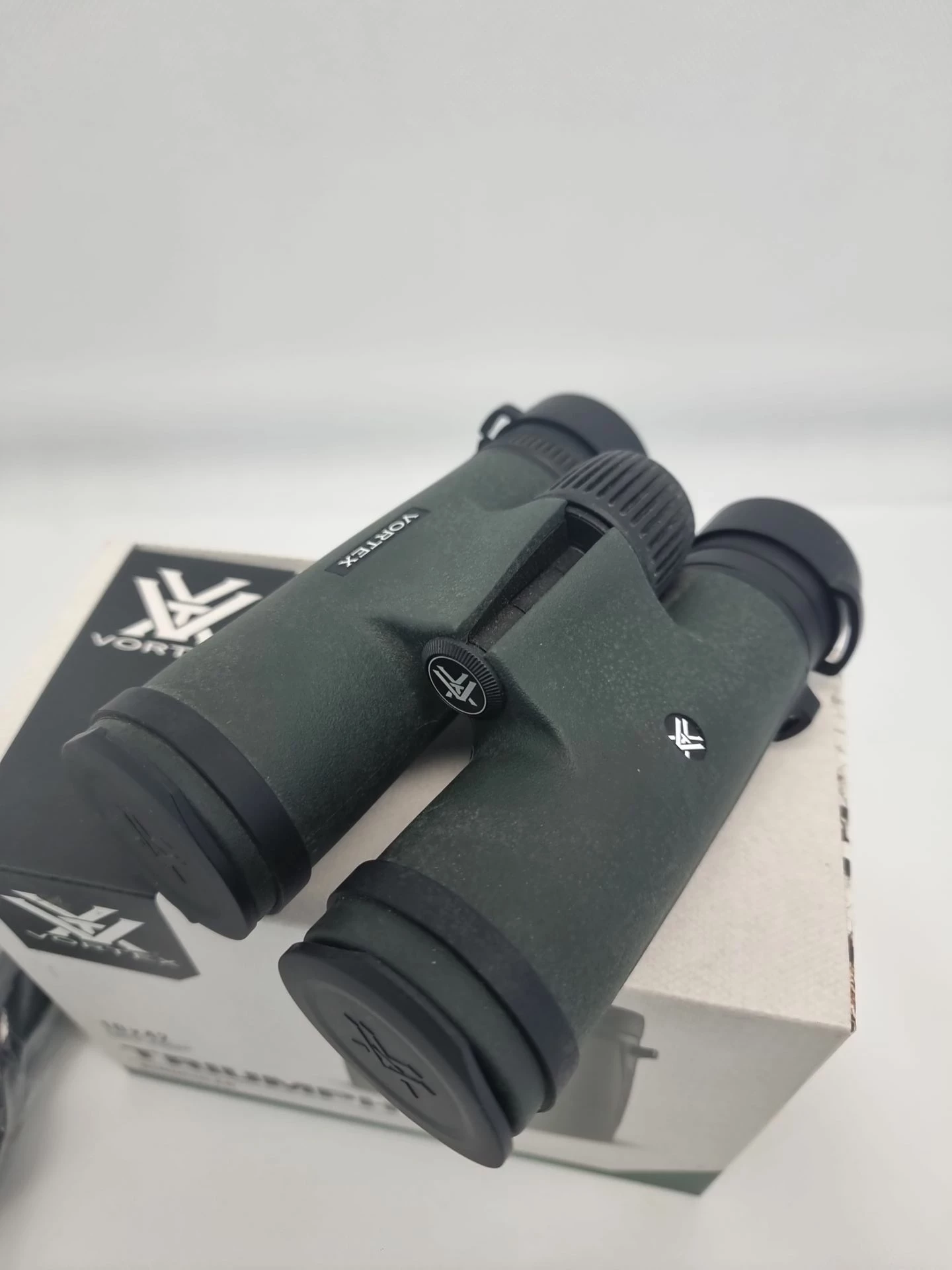 lornetka-triumph-hd-10x42-ean-gtin-843829133609