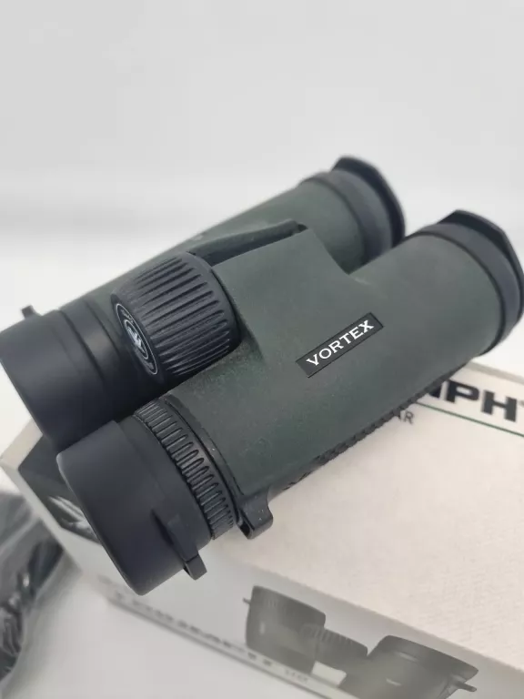 lornetka-triumph-hd-10x42-stan-11323-2