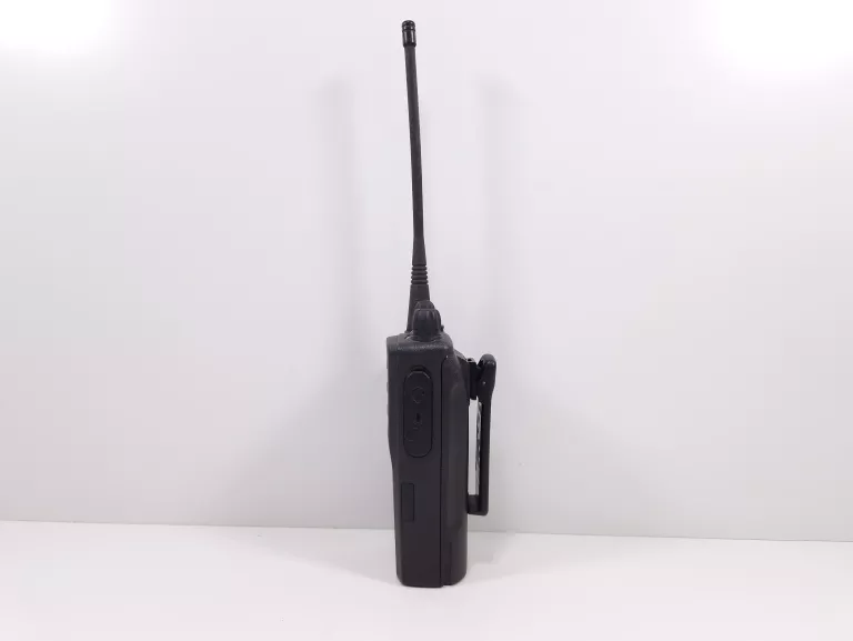 radiotelefon-motorola-dp1400-z-stacja-ladujaca-stan-11323-2