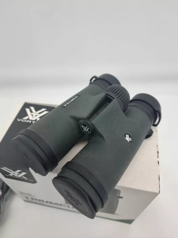 lornetka-triumph-hd-10x42-ean-gtin-843829133609