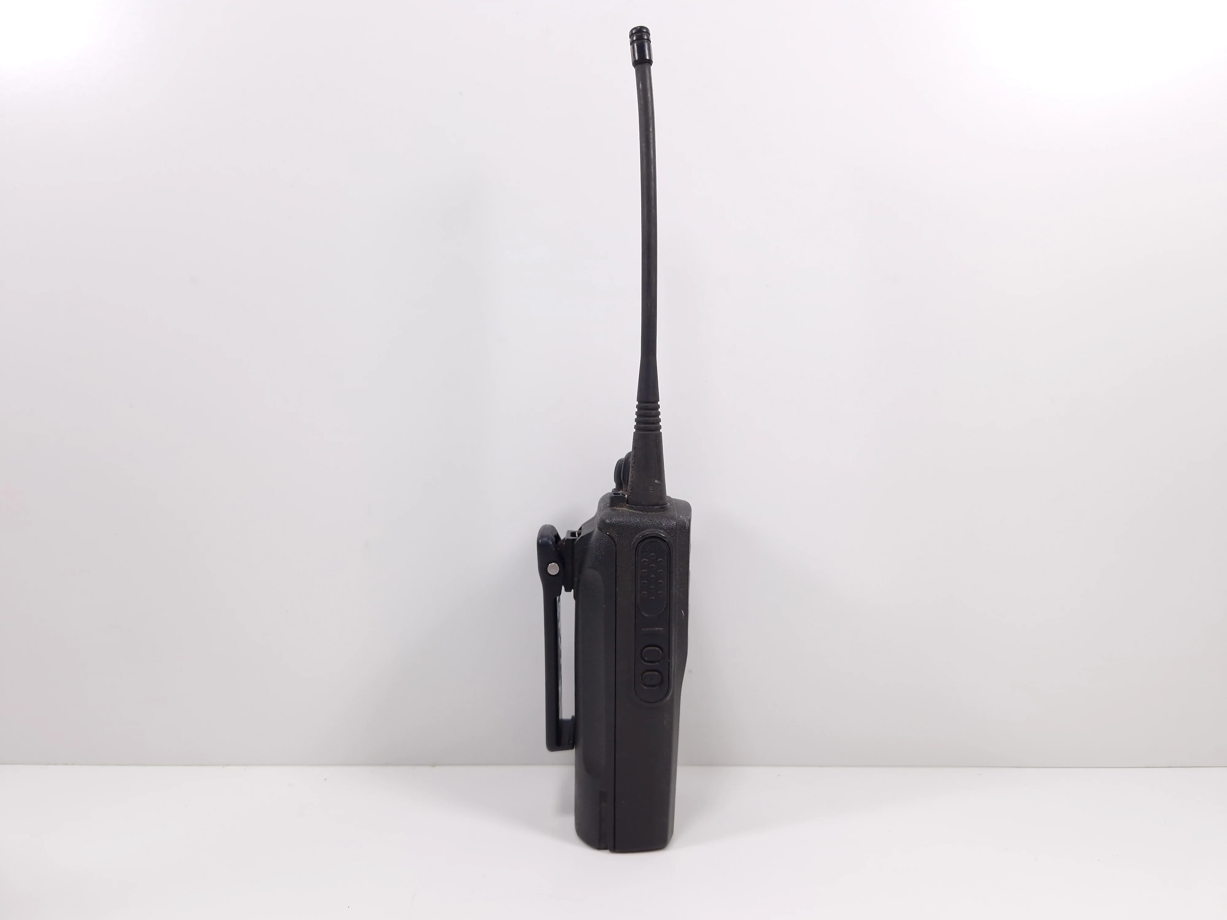 radiotelefon-motorola-dp1400-z-stacja-ladujaca-kod-producenta-dp1400