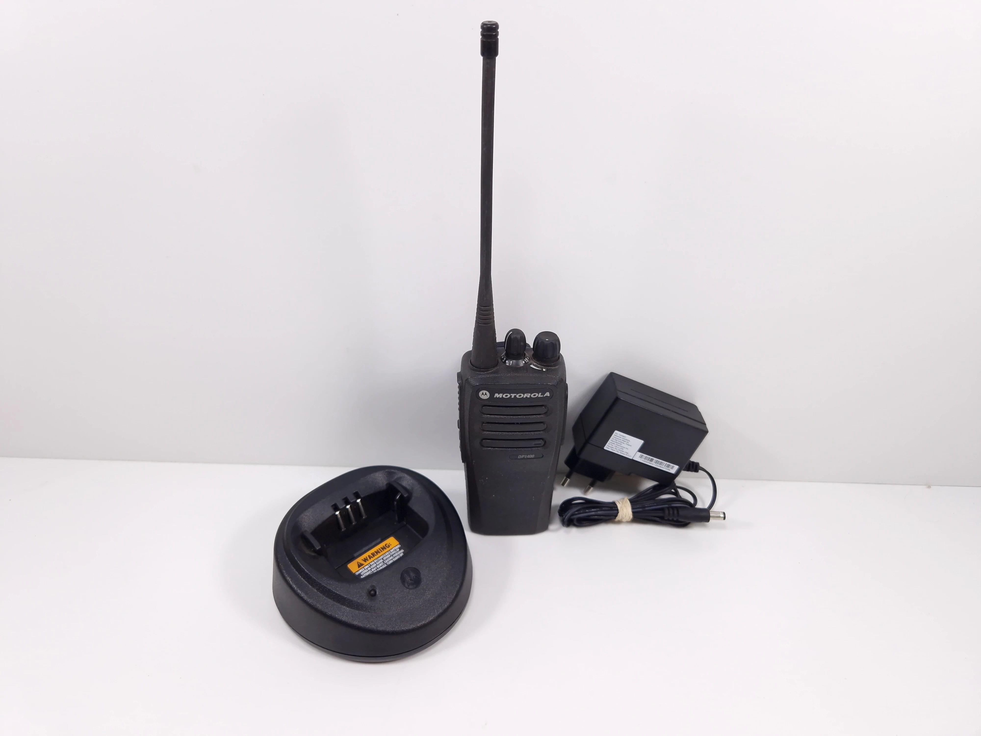 radiotelefon-motorola-dp1400-z-stacja-ladujaca-ean-gtin-5055563813999