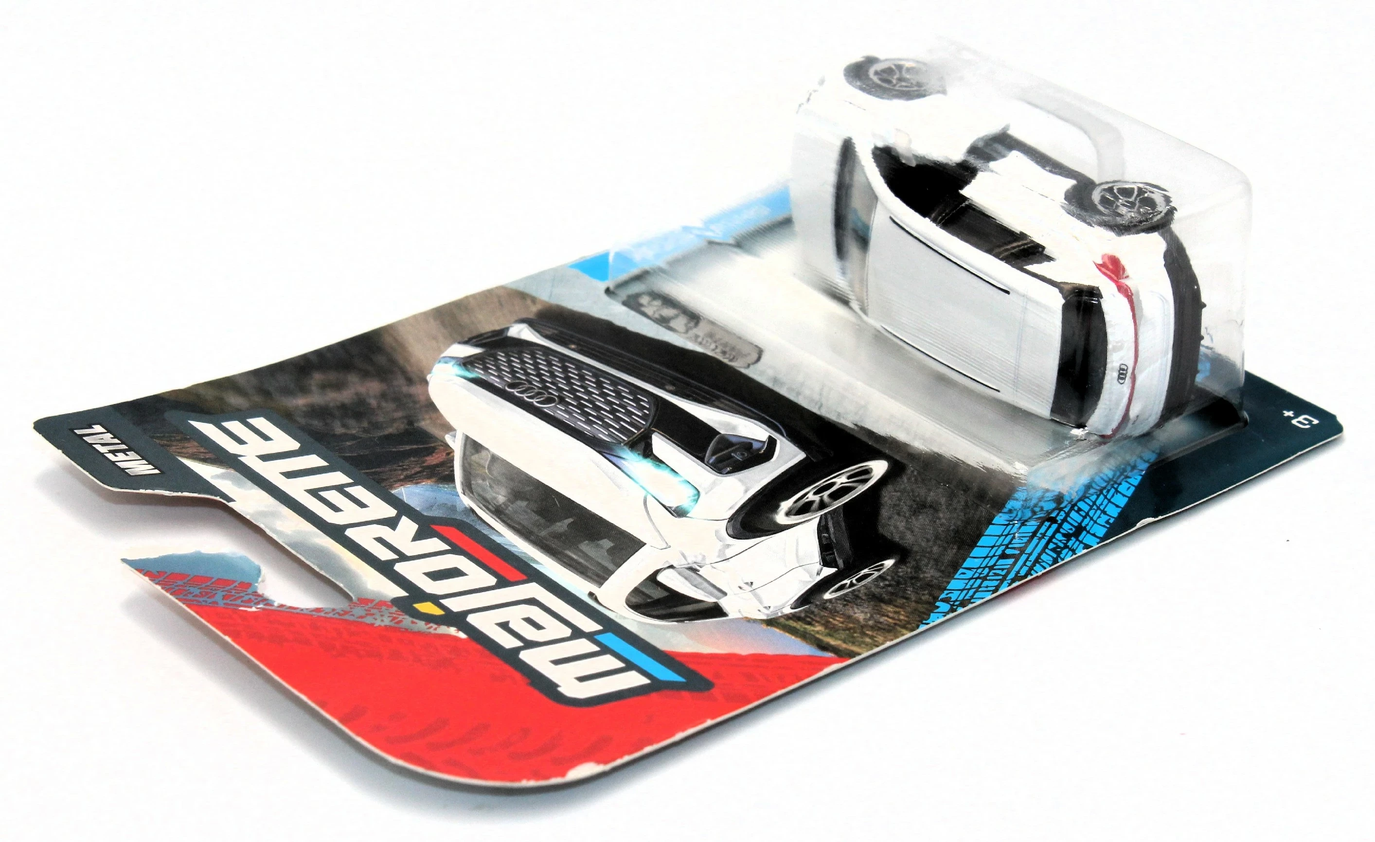 autko-majorette-showroom-premium-cars-audi-q4-e-tron-85-0200-0000-wiek-dziecka-3475-45