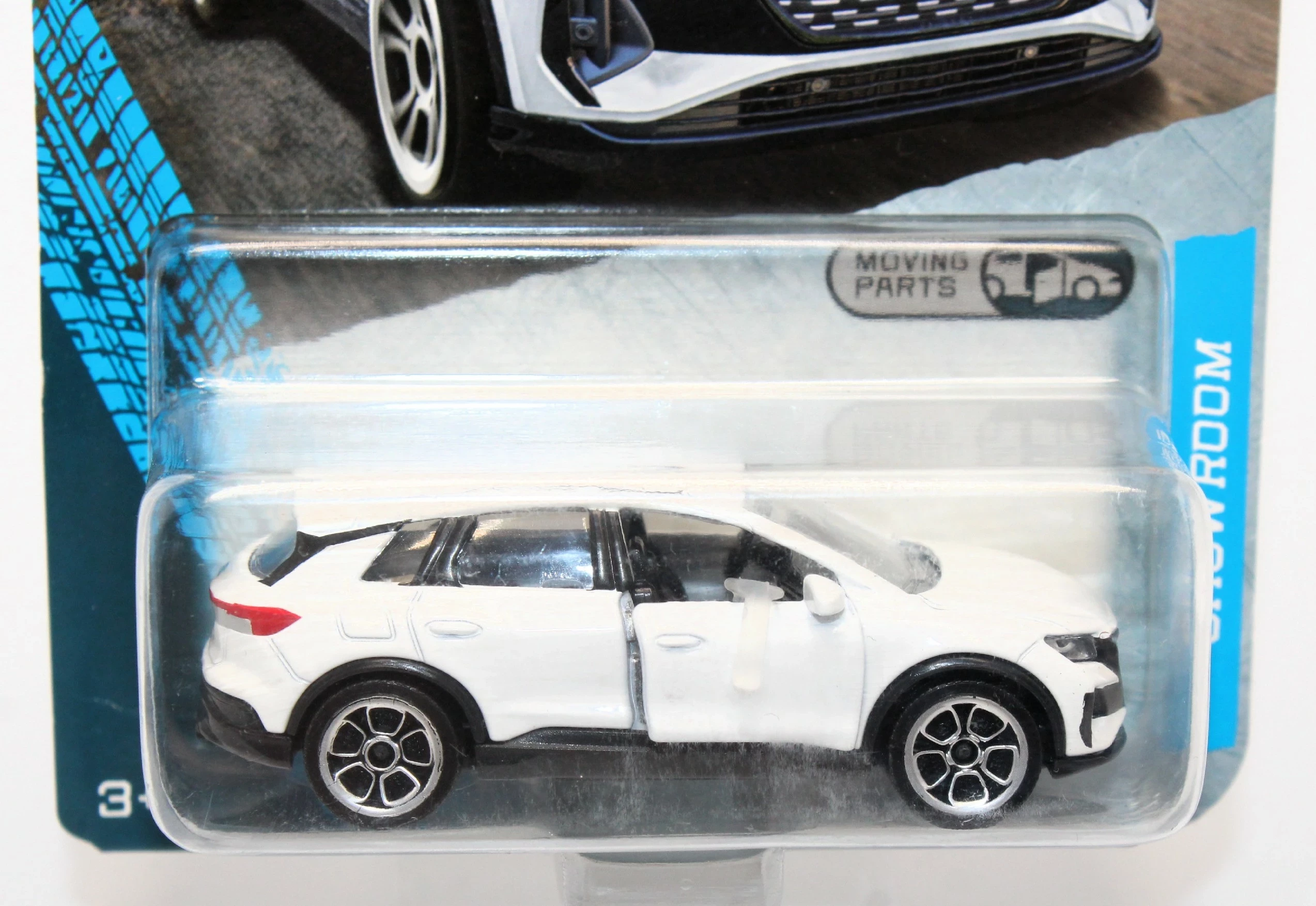 autko-majorette-showroom-premium-cars-audi-q4-e-tron-85-0200-0000-ean-gtin-3467452077405