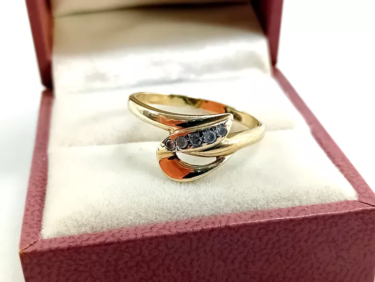 BŁYSKOTLIWY ZŁOTY PIERŚCIONEK PR.585 R.17