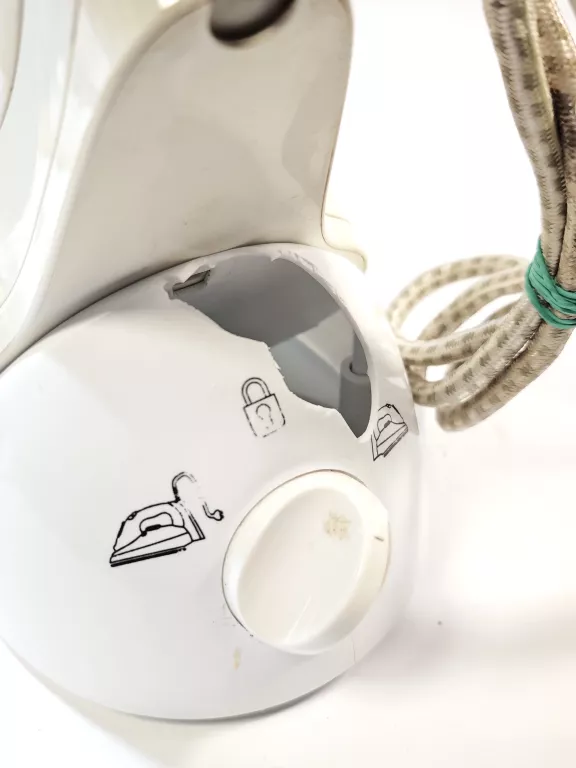 ŻELAZKO PERFECT PF-2588 Z PODSTAWĄ