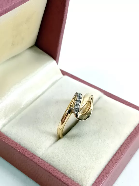 BŁYSKOTLIWY ZŁOTY PIERŚCIONEK PR.585 R.17