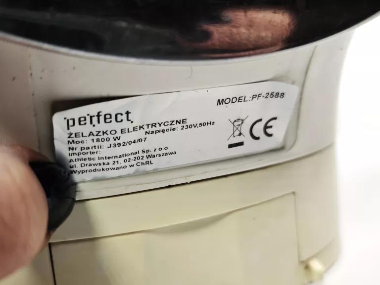 ŻELAZKO PERFECT PF-2588 Z PODSTAWĄ