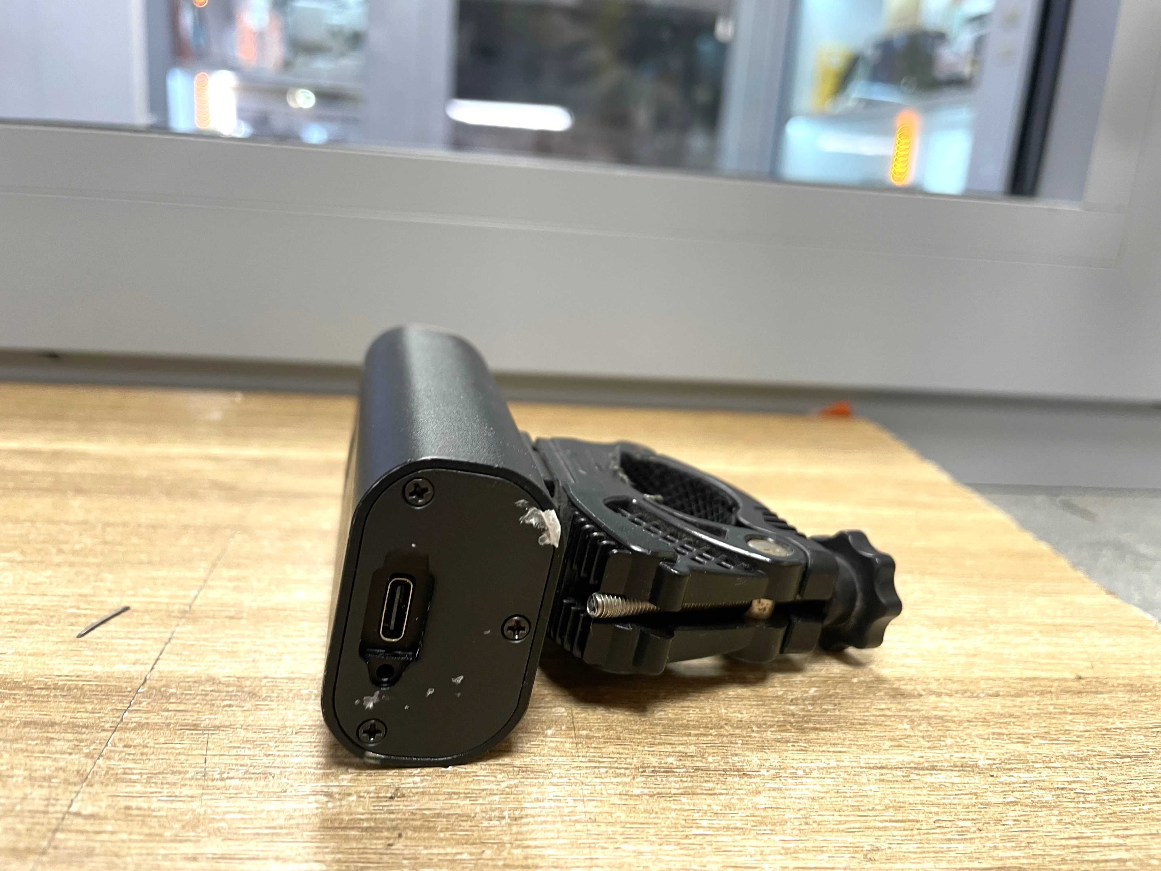 lampka-rowerowa-ghost-650-model-ghost-650