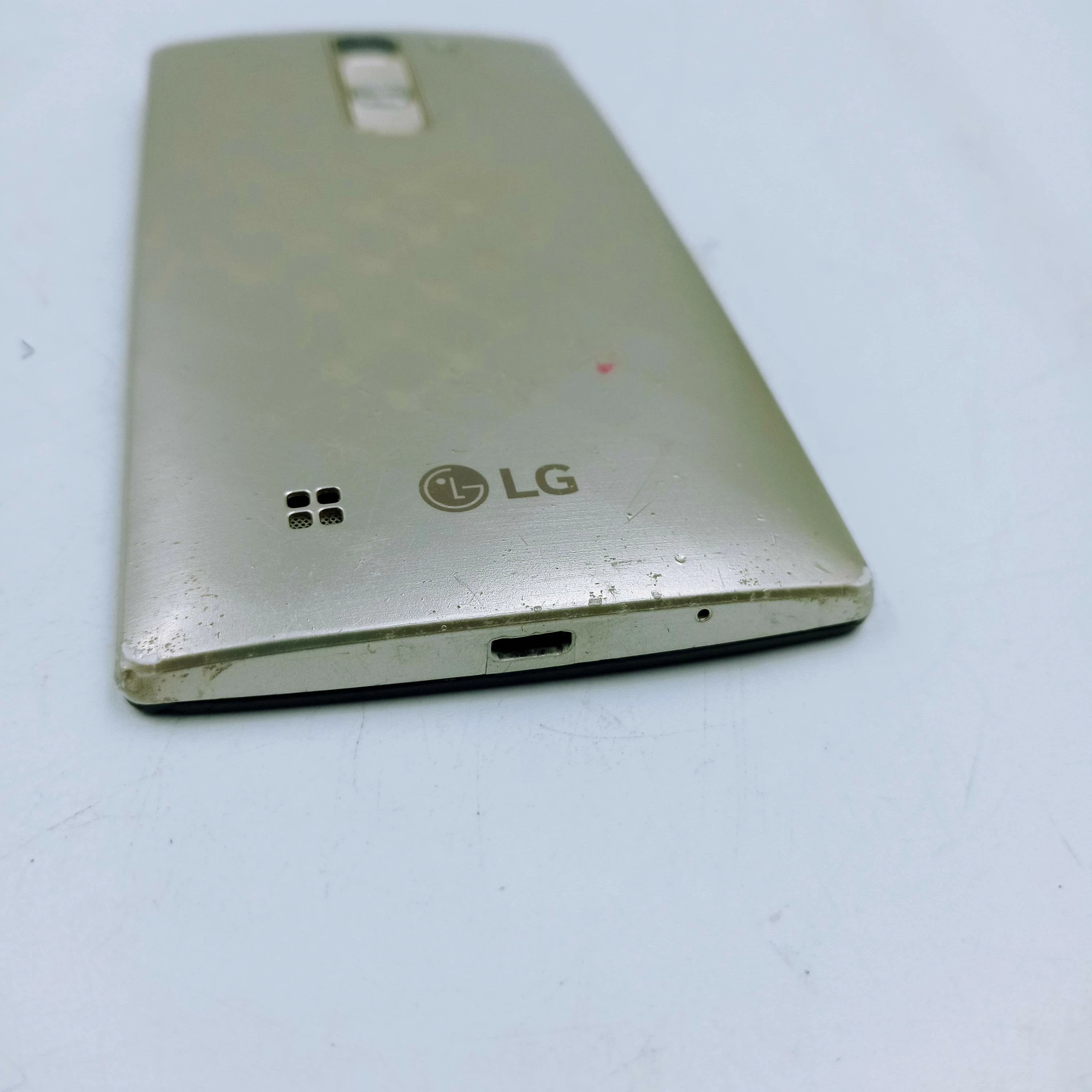 telefon-lg-g4c-at-opis-stan-11323-2