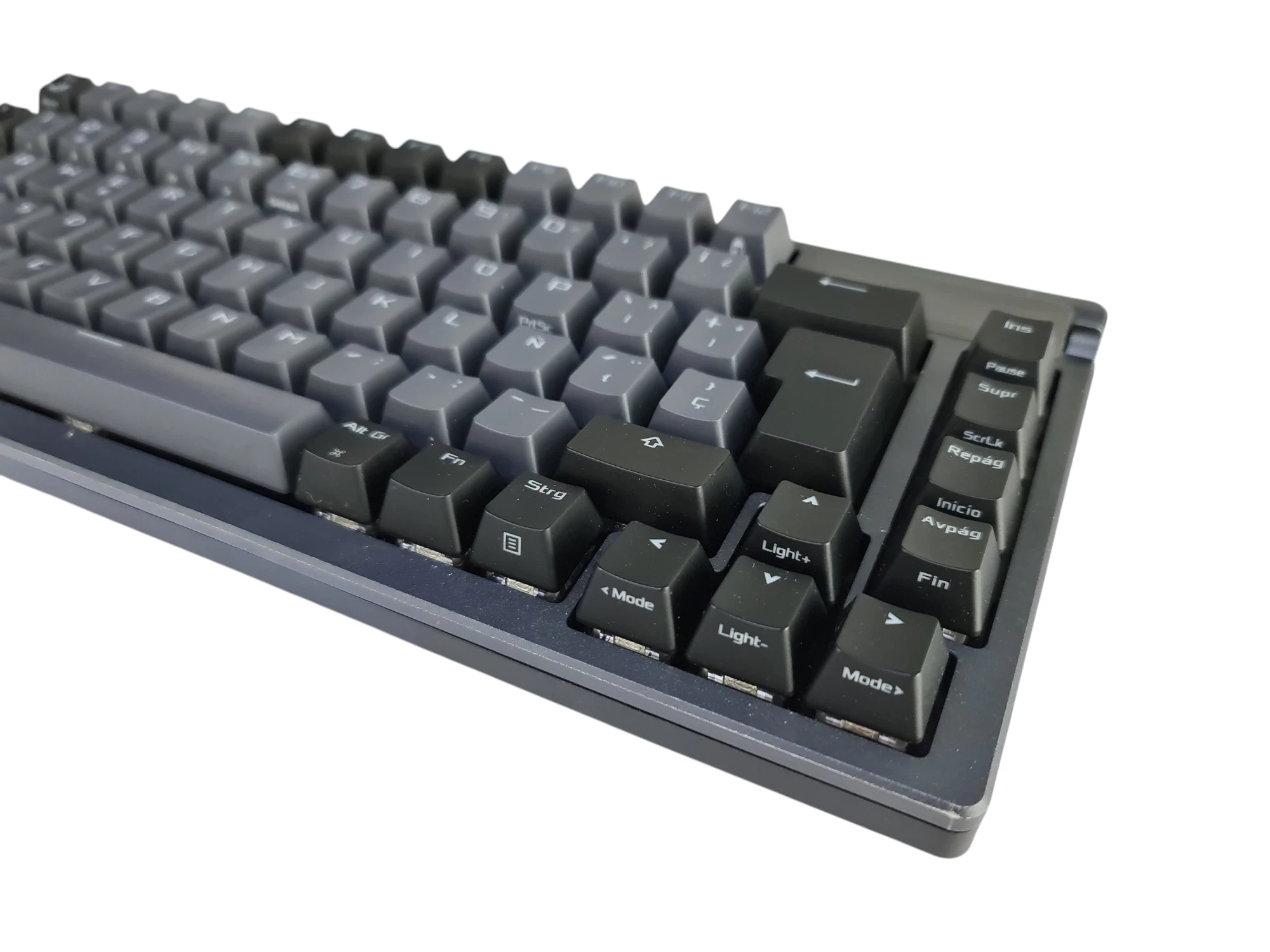 klawiatura-bezprzewodowa-asus-rog-azoth-interfejs-1247-16