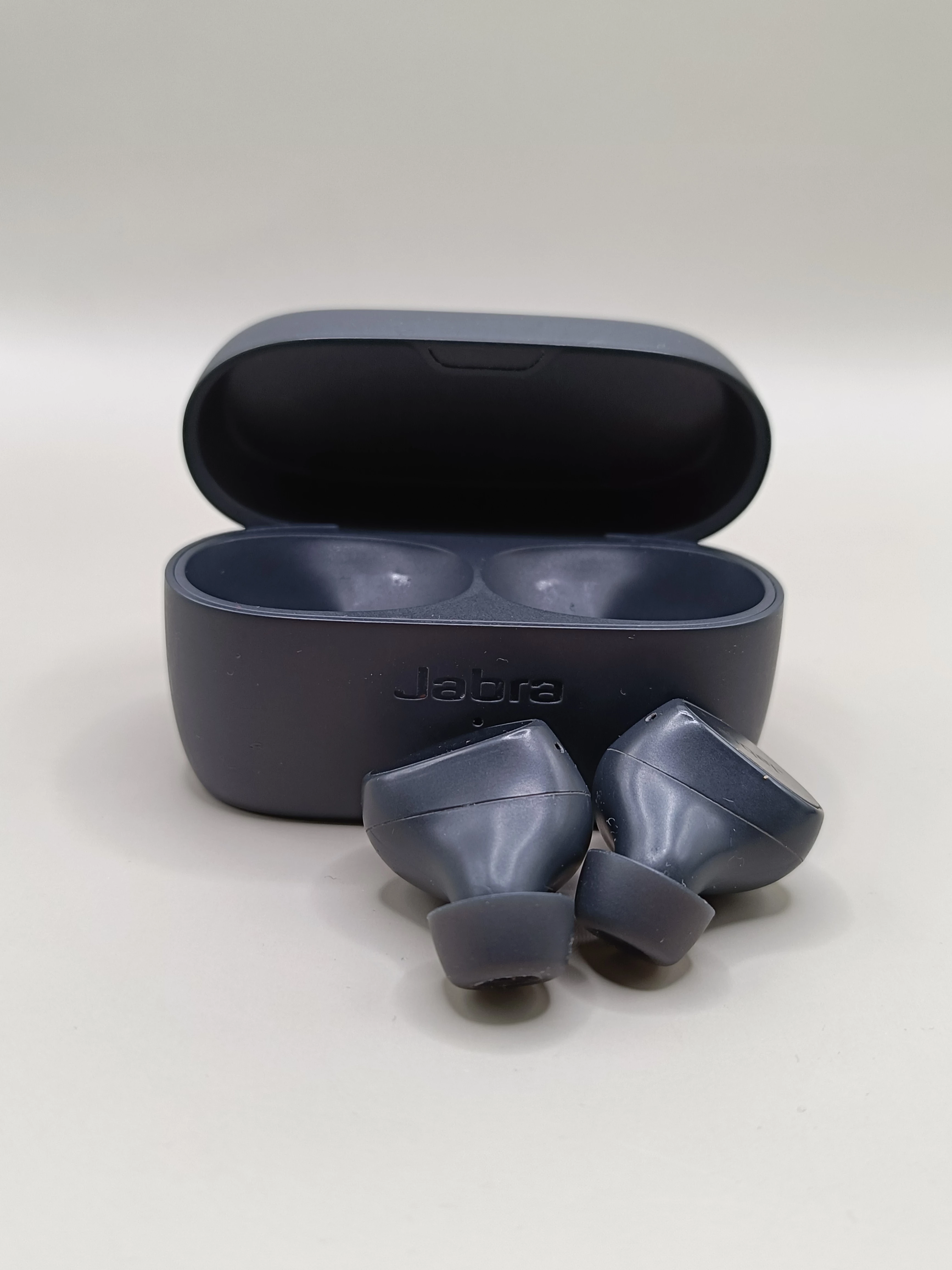 sluchawki-bezprzewodowe-douszne-jabra-elite-4-stan-11323-2