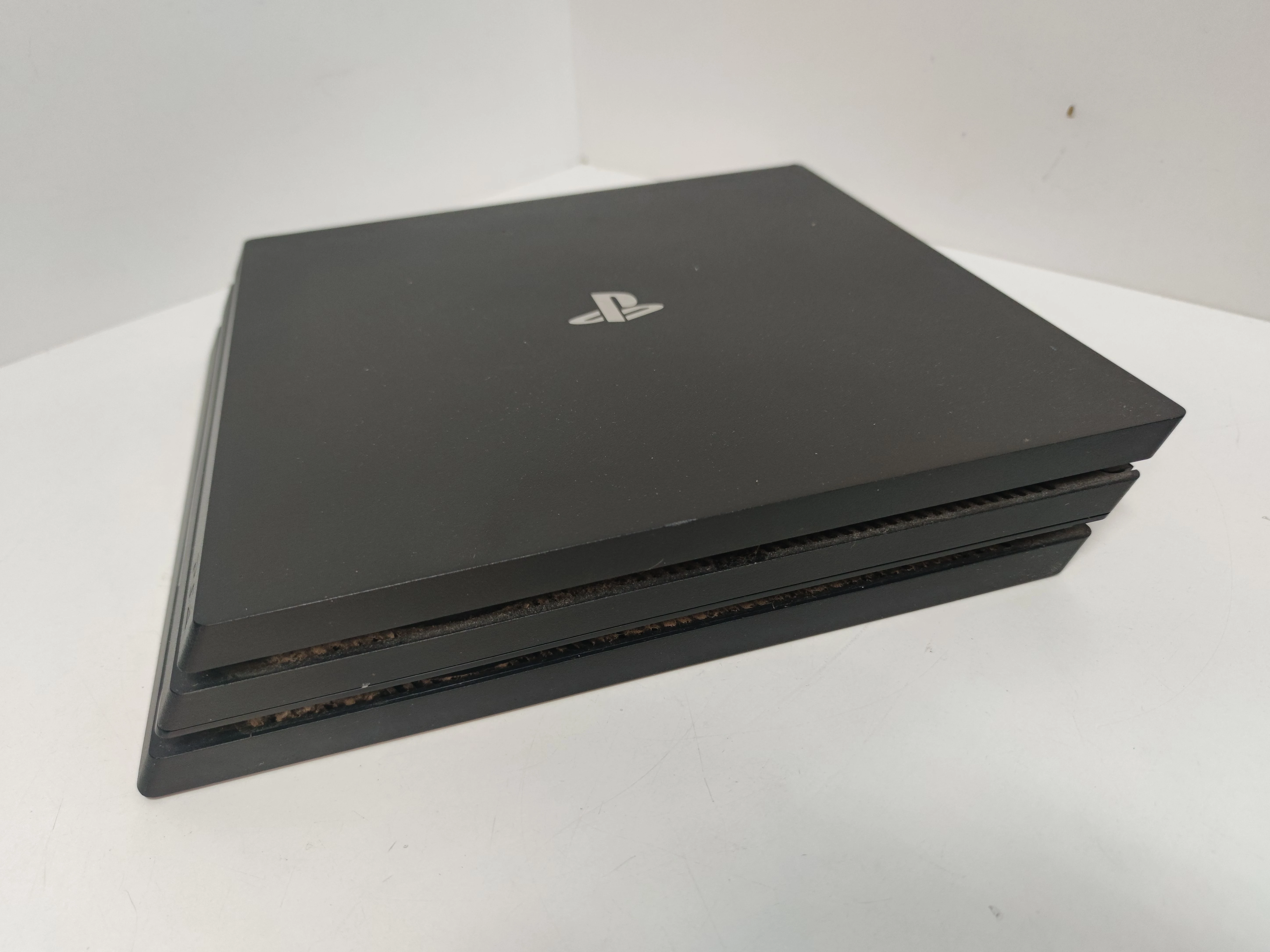 konsola-playstation-4-pro-cuh-7216b-1tb-dysk-wbudowana-pamiec-5179-352249
