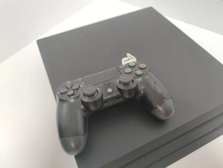 konsola-playstation-4-pro-cuh-7216b-1tb-kod-producenta-cuh-7216b