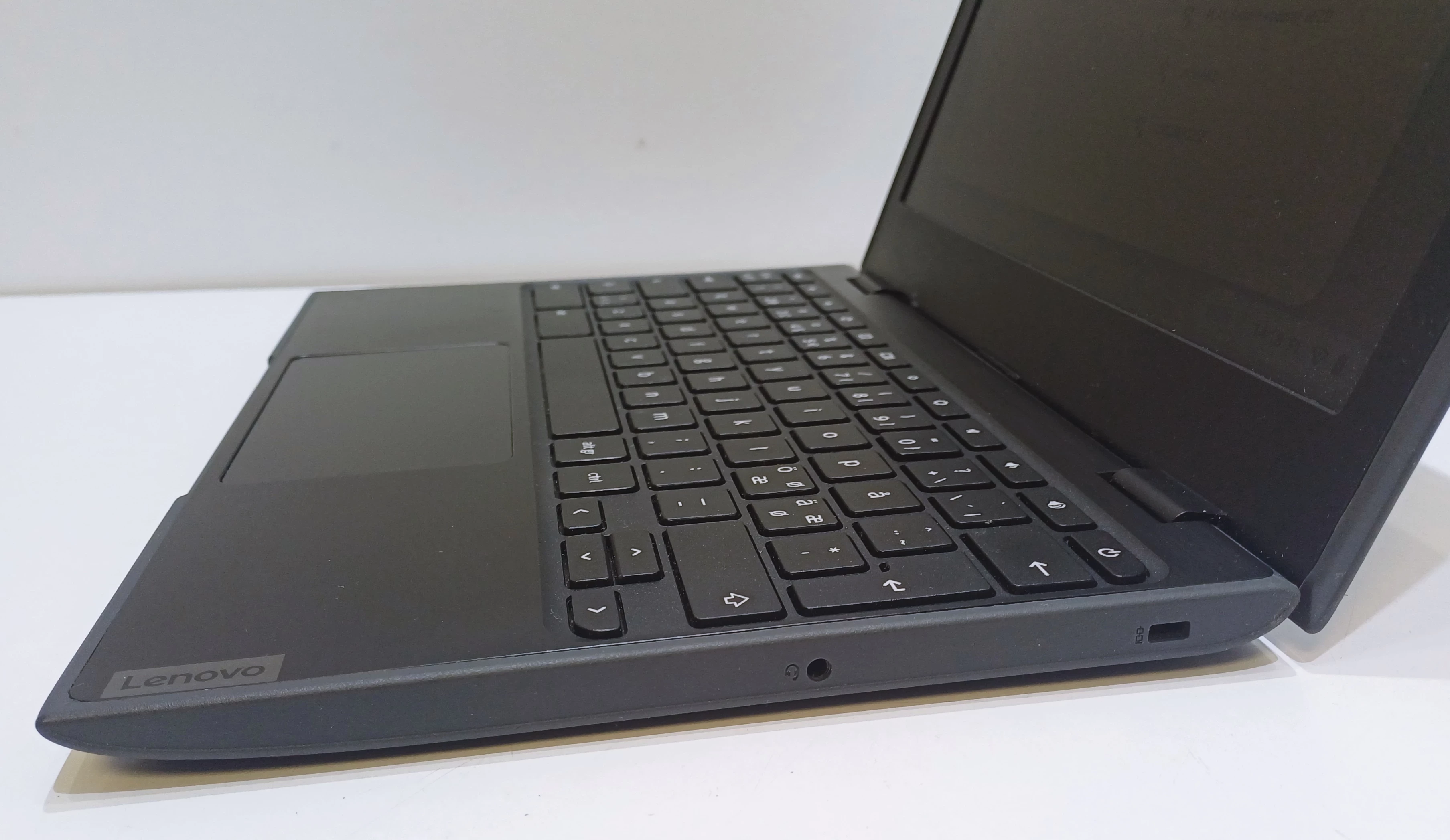 laptop-lenovo-chromebook-100e-2nd-11-intel-celeron-n-4-gb-32-gb-wielkosc-pamieci-ram-200941-2177