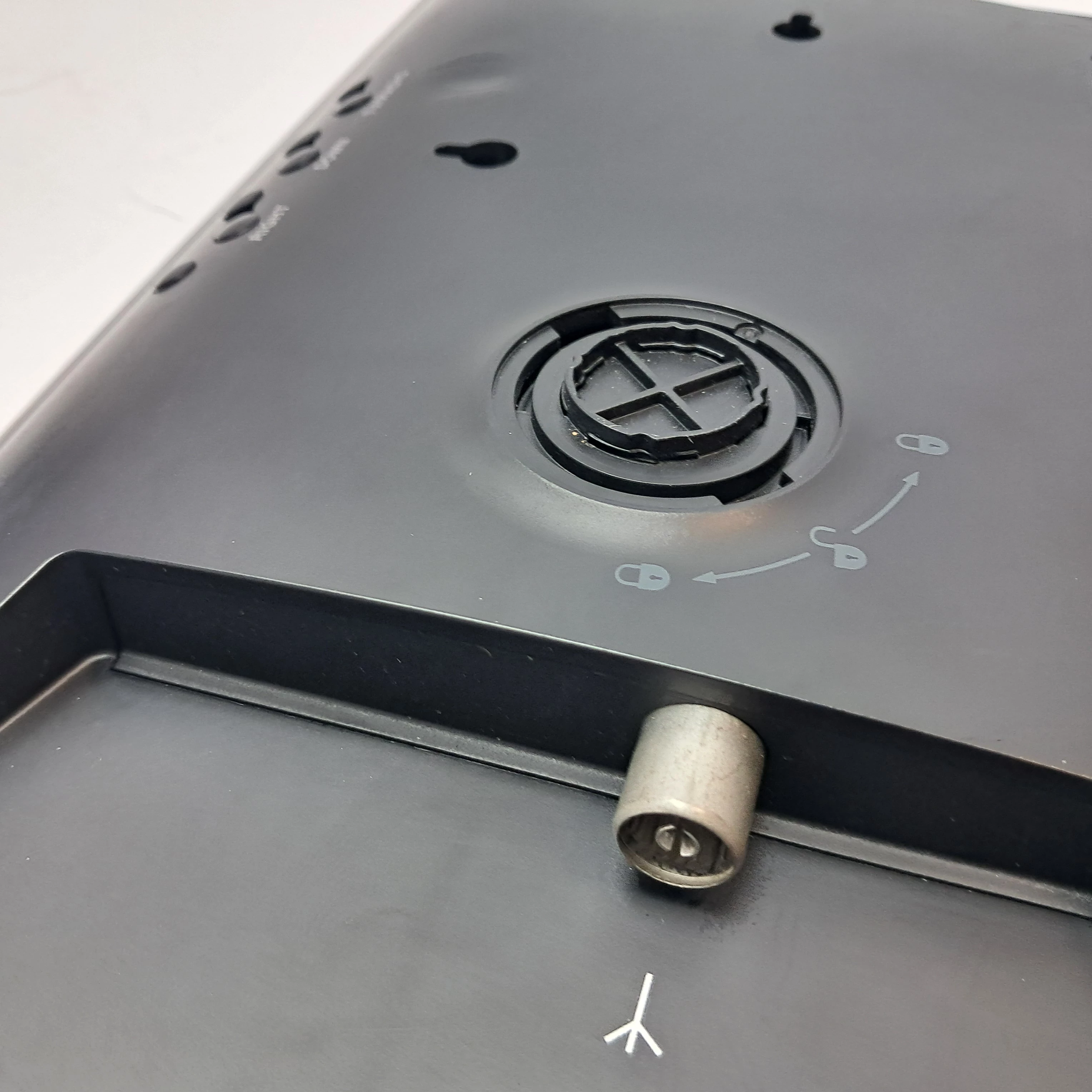 tv-samochodowy-mistral-mi-tv1010-typ-telewizora-211486-250142