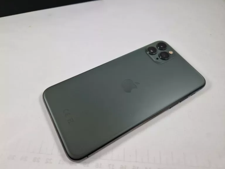 apple-iphone-11-pro-max-64gb-pudelko-przekatna-ekranu-650