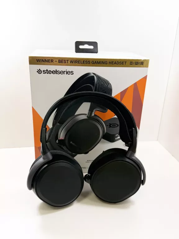 sluchawki-nauszne-bezprzewodowe-steelseries-arctis-pro-wireless-krupowki-75-zakopane