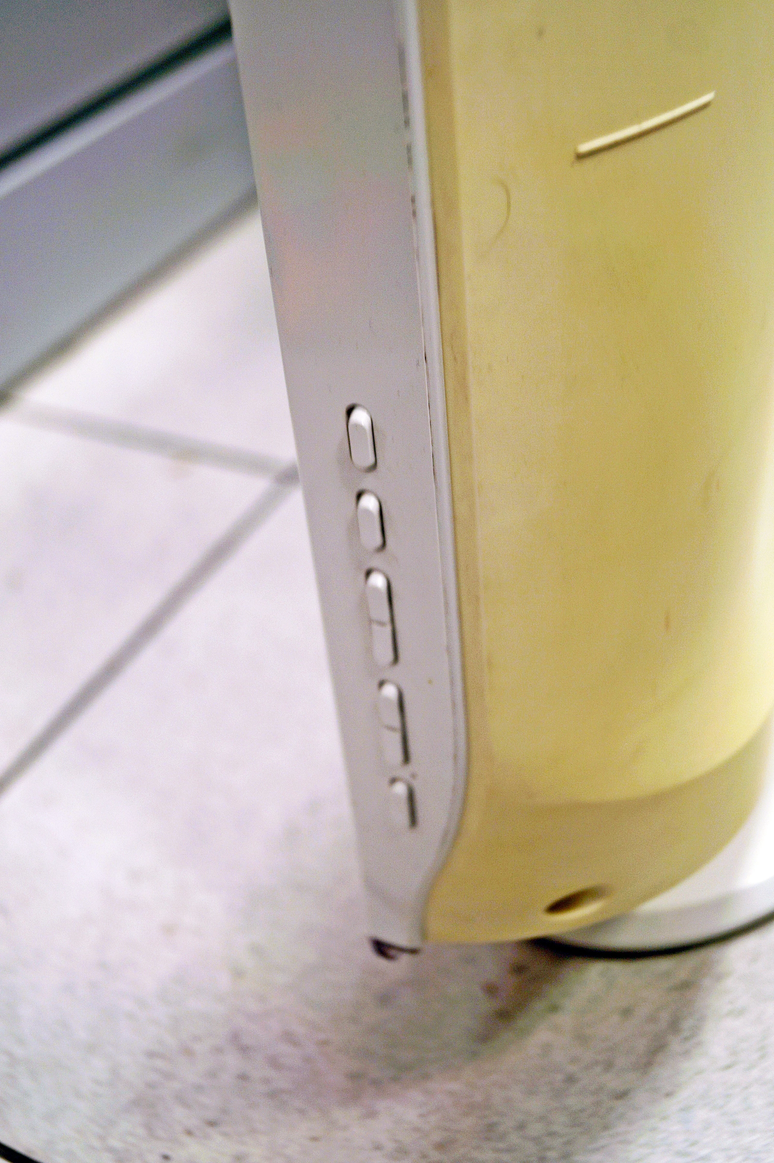 telewizor-samsung-le22b541c4w-bialy-pilot-przekatna-ekranu-cale-22