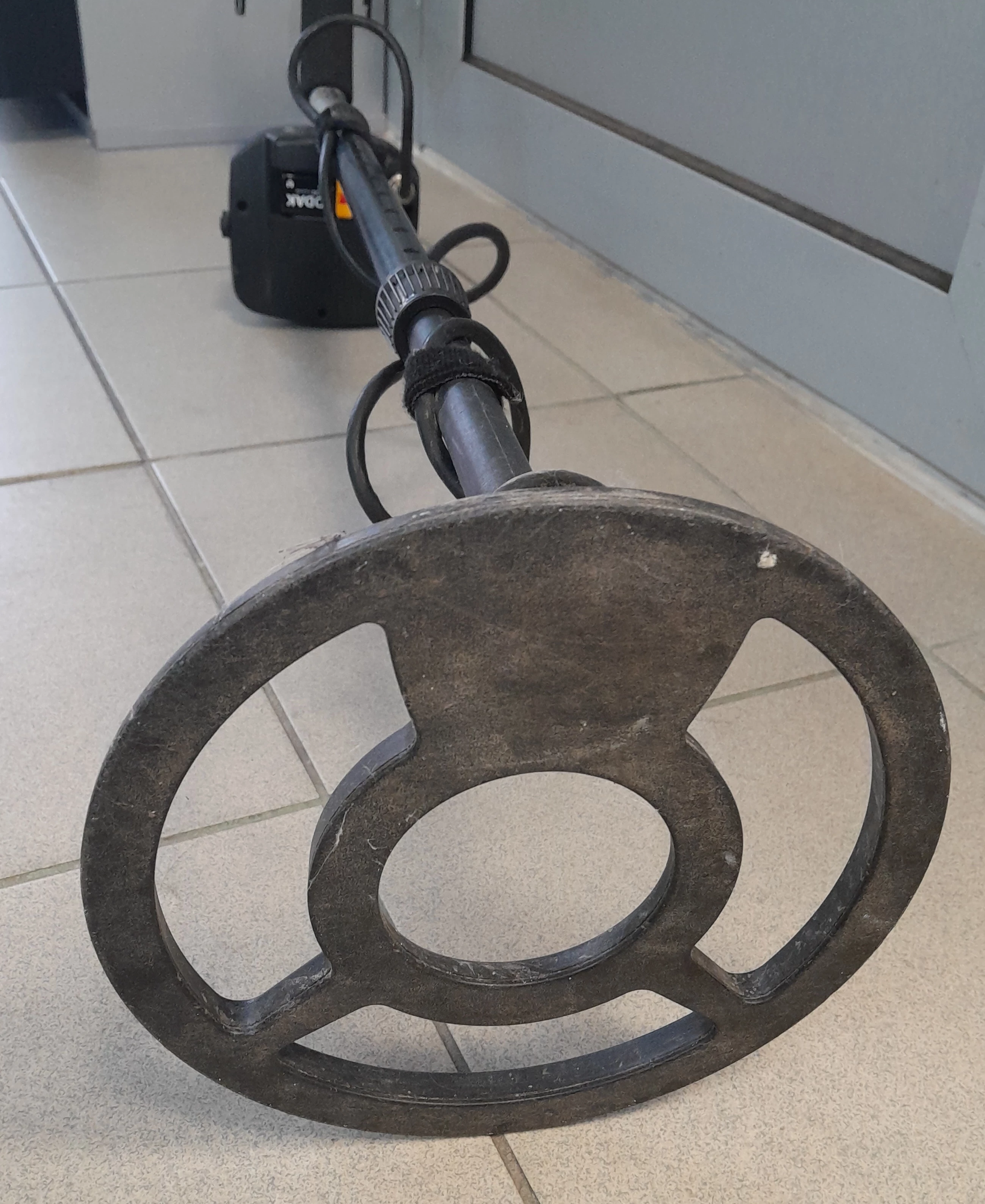 wykrywacz-metali-teknetics-delta-4000-waga-produktu-z-opakowaniem-jednostkowym-15