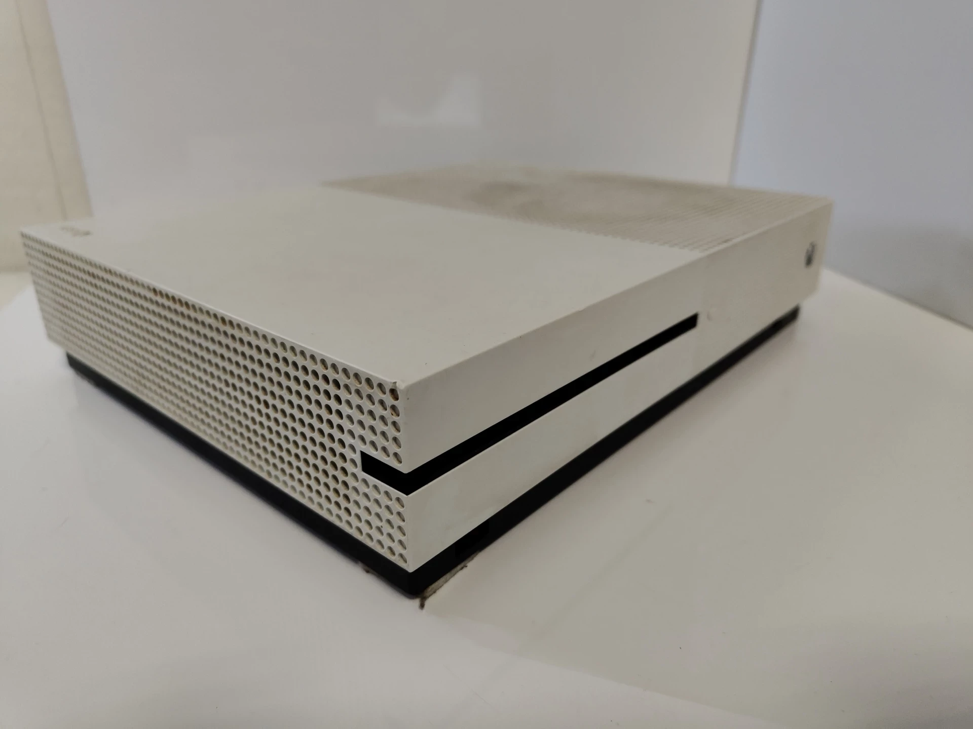 konsola-xbox-one-s-500gb-pad-kod-producenta-889842118940