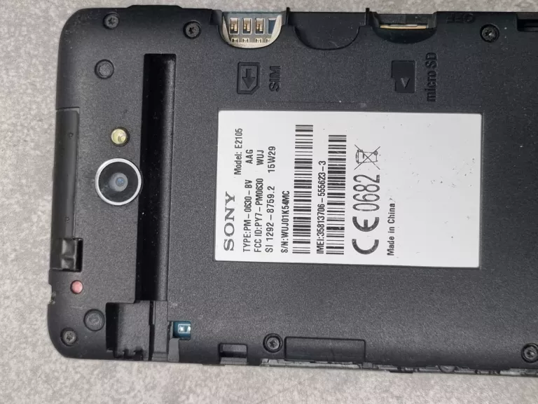 TELEFON SONY XPERIA E2105 AND 4,4