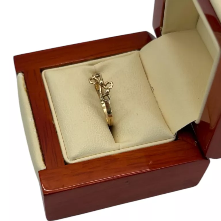 ZŁOTY [585] PIERŚCIONEK 1,52G R.14