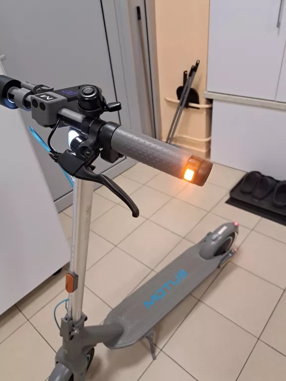 HULAJNOGA ELEKTRYCZNA MOTUS SCOOTY 10 PLUS