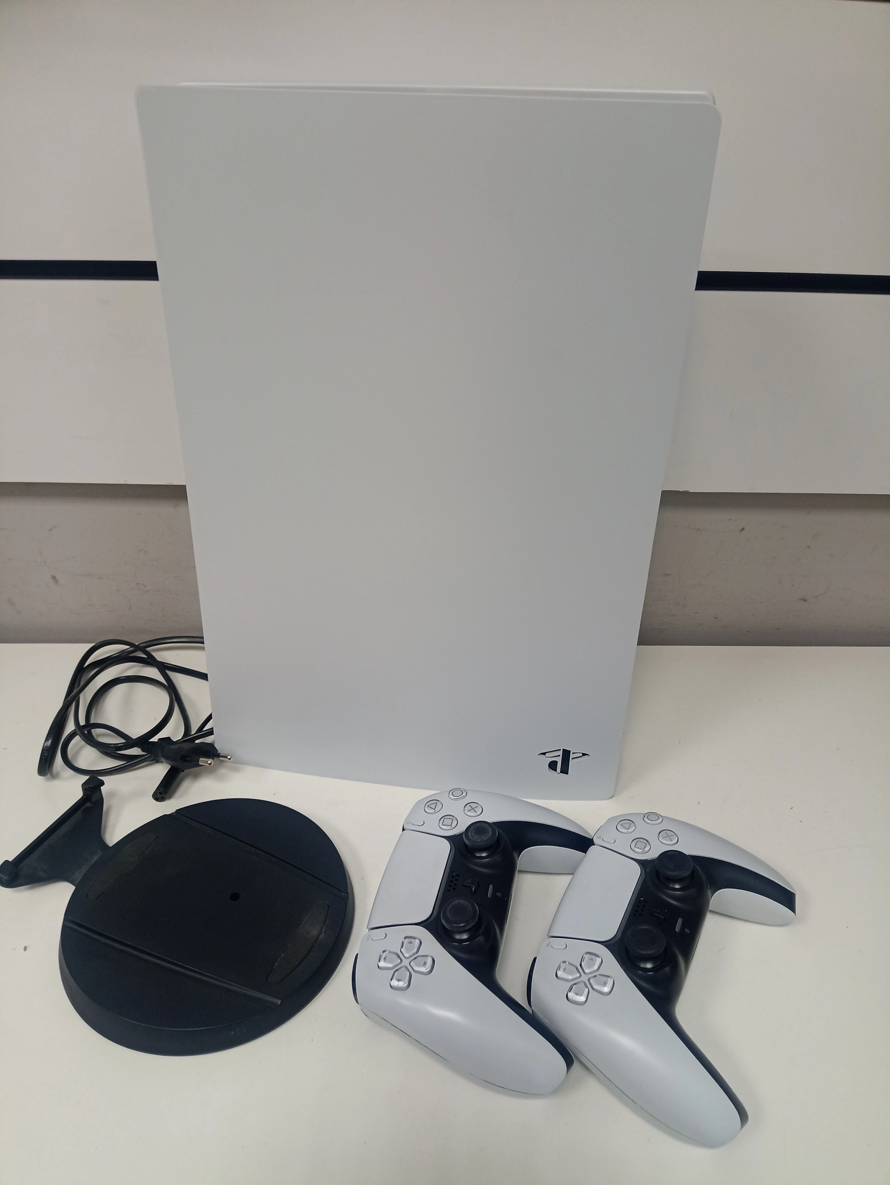 konsola-sony-playstation-5-digital-edition-cfi-1016b-konsola-ps5-stan-11323-2