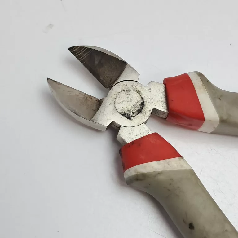 SZCZYPCE TNĄCE BOCZNE YATO