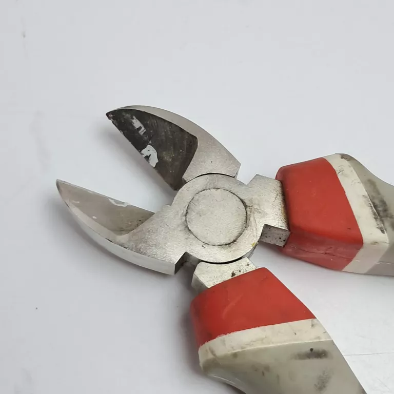 SZCZYPCE TNĄCE BOCZNE YATO