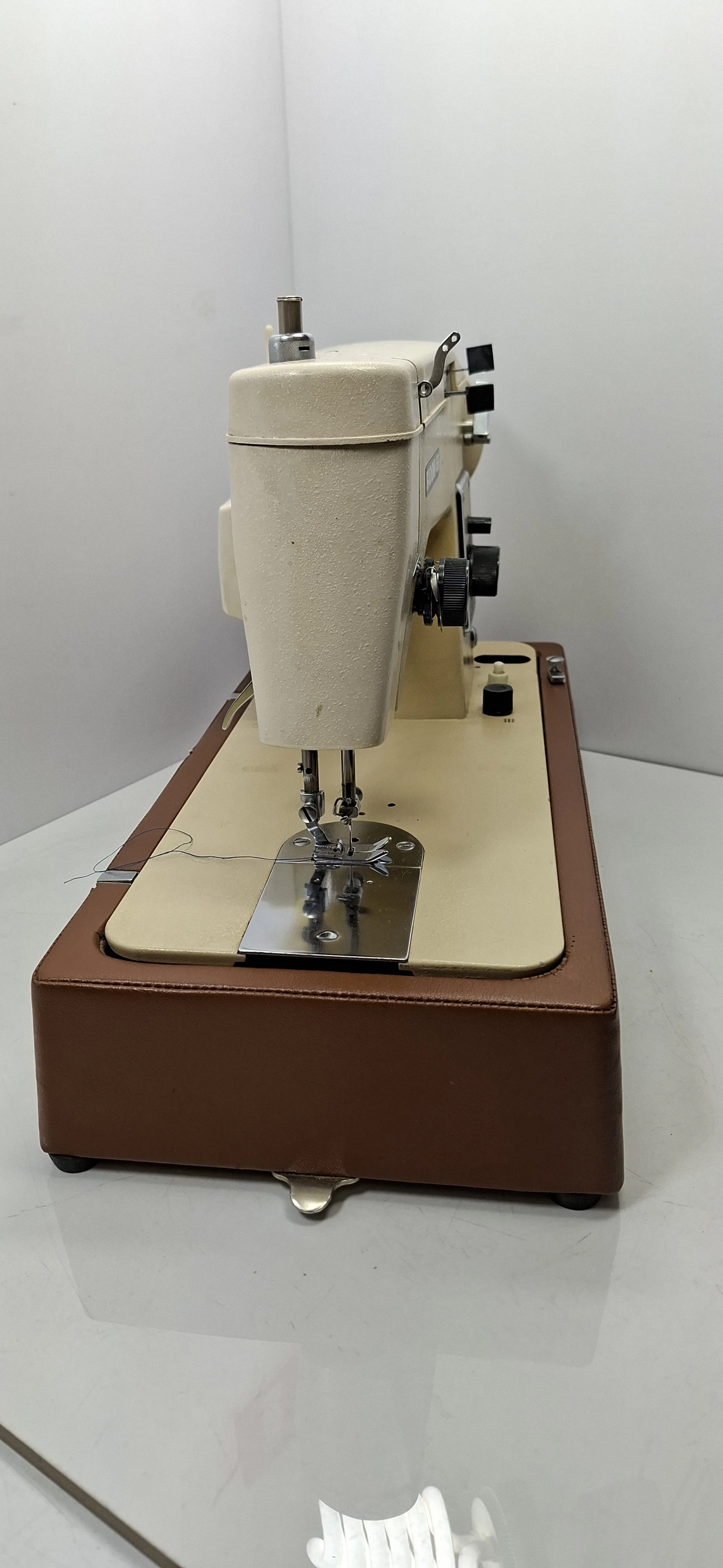 maszyna-do-szycia-lucznik-radom-466-w-walizce-marka-248811-1017239