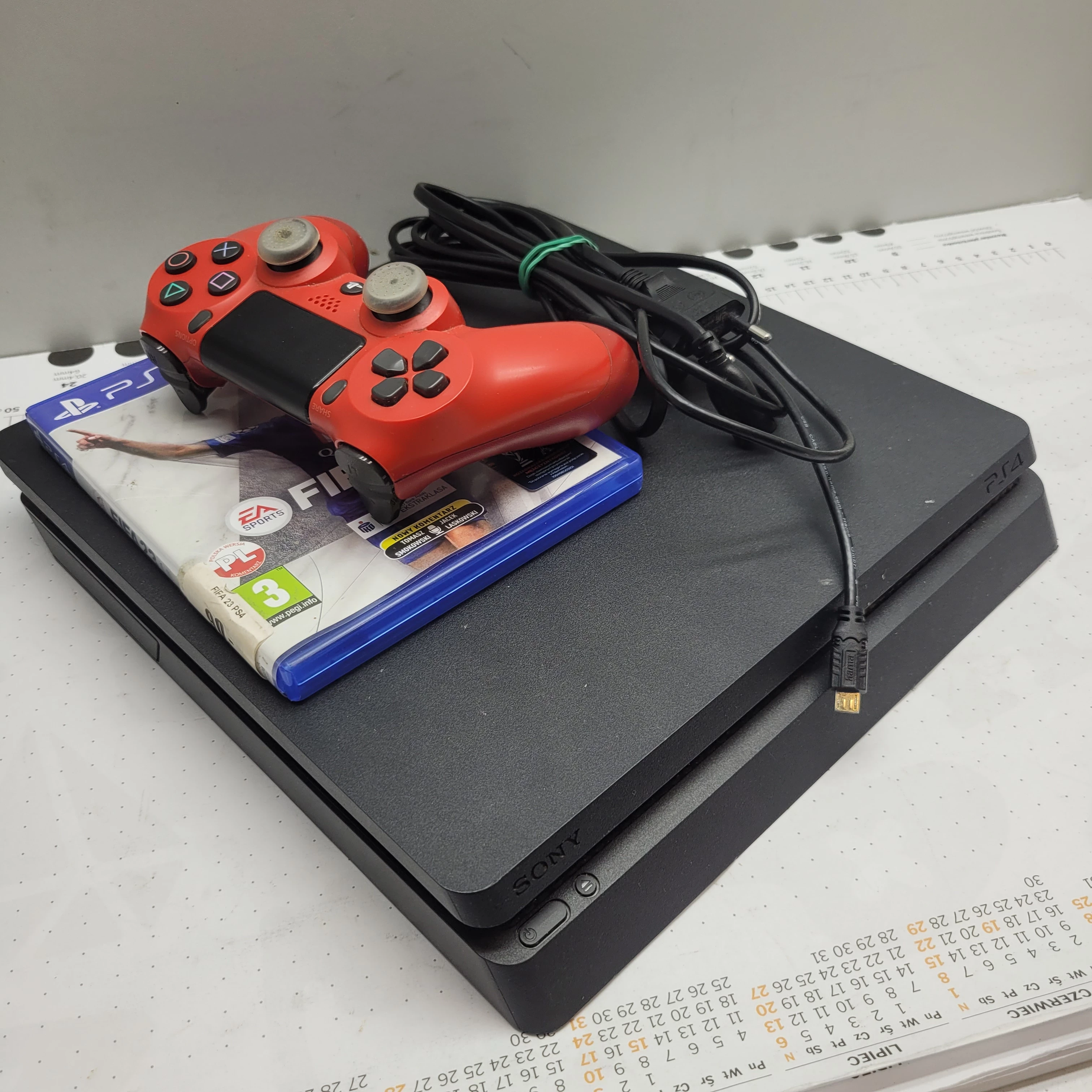 konsola-ps4-pad-gra-stan-11323-2