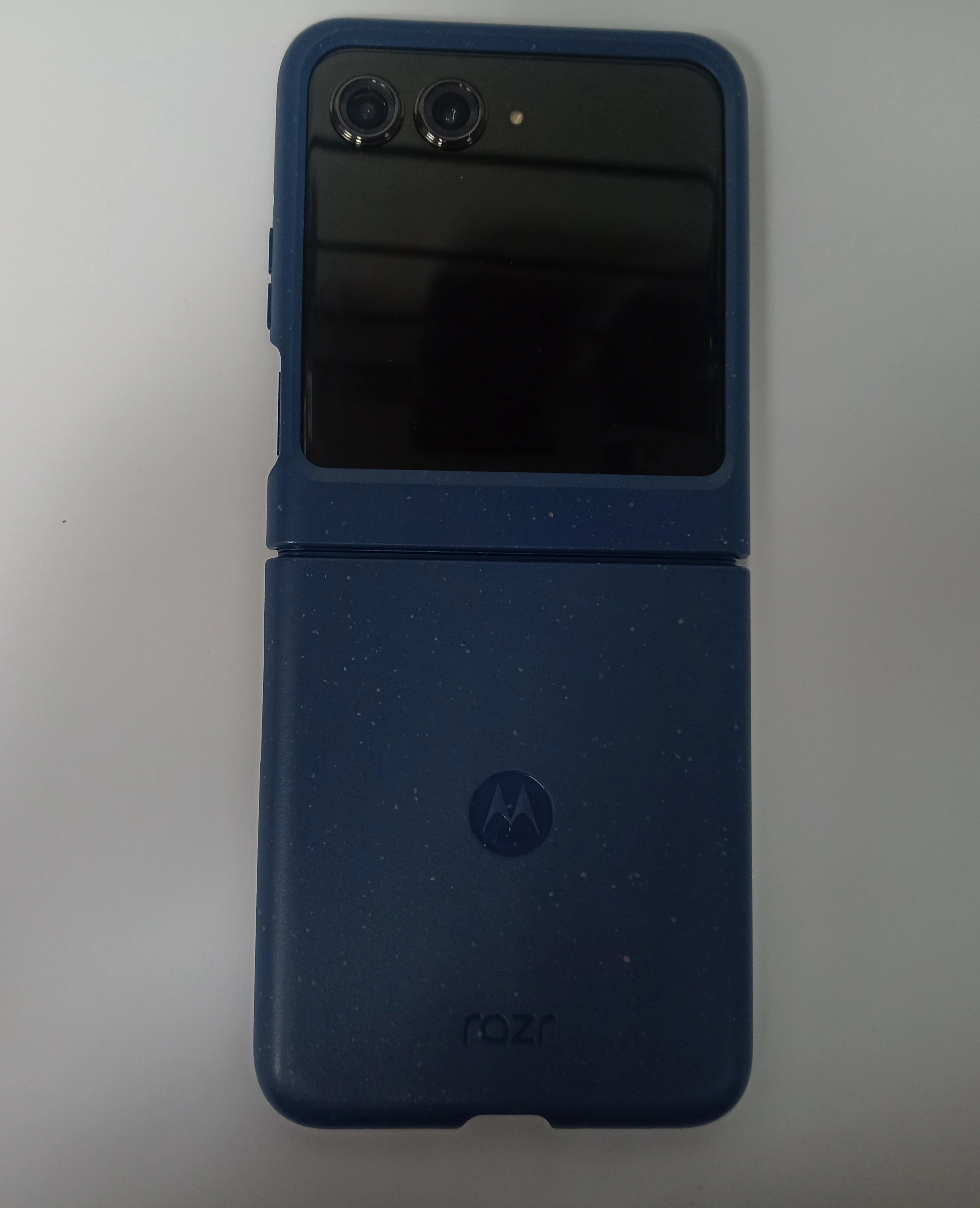 telefon-motorola-razr-60-uszkodzony-na-czesci-pojemnosc-akumulatora-4500