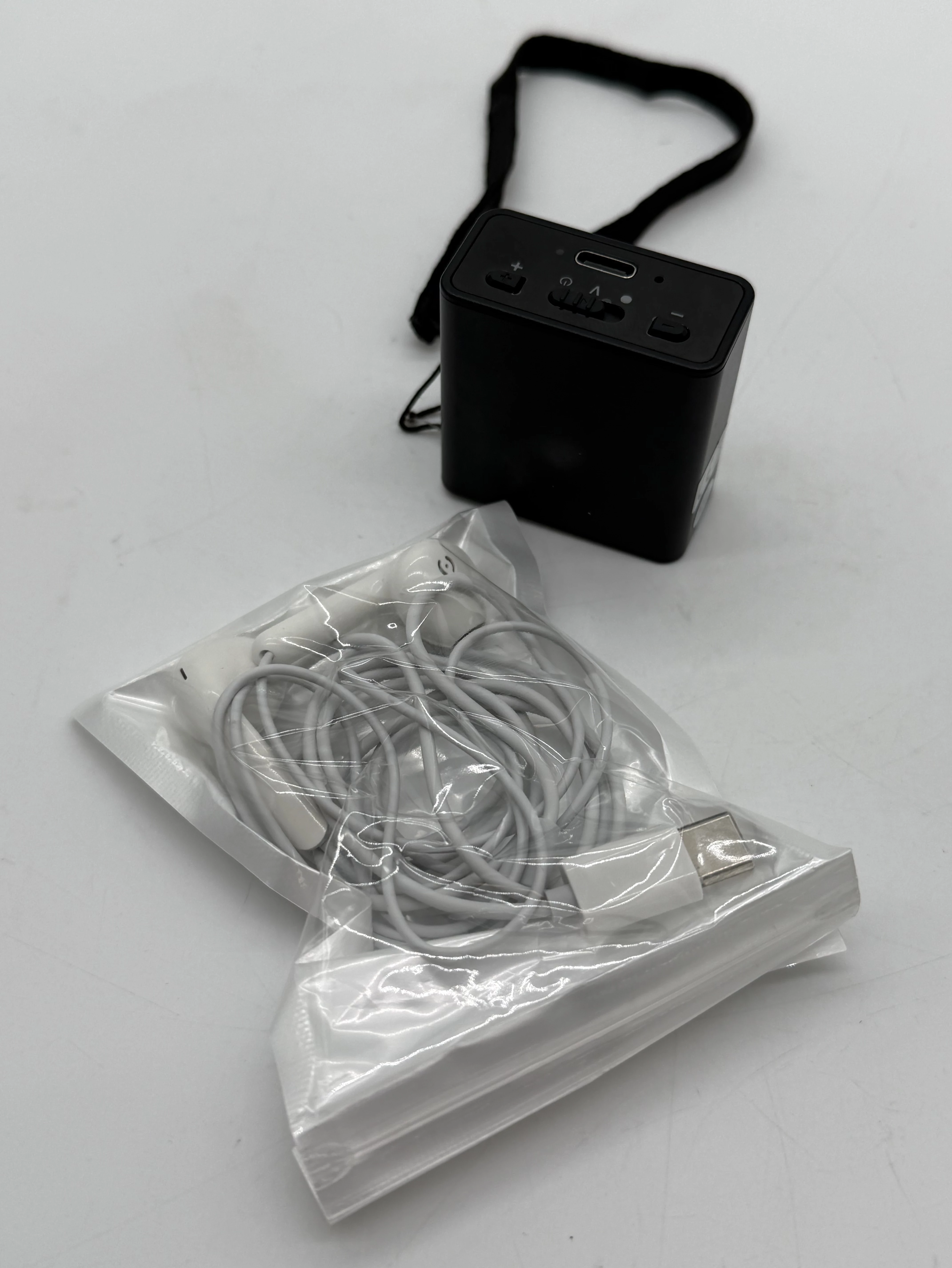 dyktafon-q65-32gb-z-magnesem-uszkodzony-zasilanie-209202-1769478