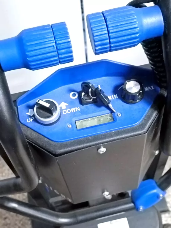 ELEKTRYCZNY SCHODOŁAZ TOWAROWY ANTANO DONKEY LIGHT LIFT (ŁADOWNOŚĆ 150 KG)