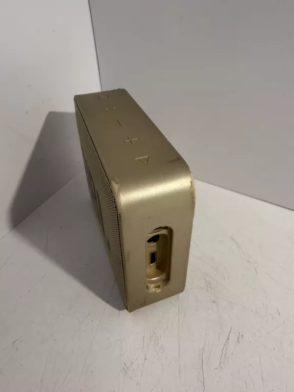 glosnik-jbl-go-essential-2-moc-310