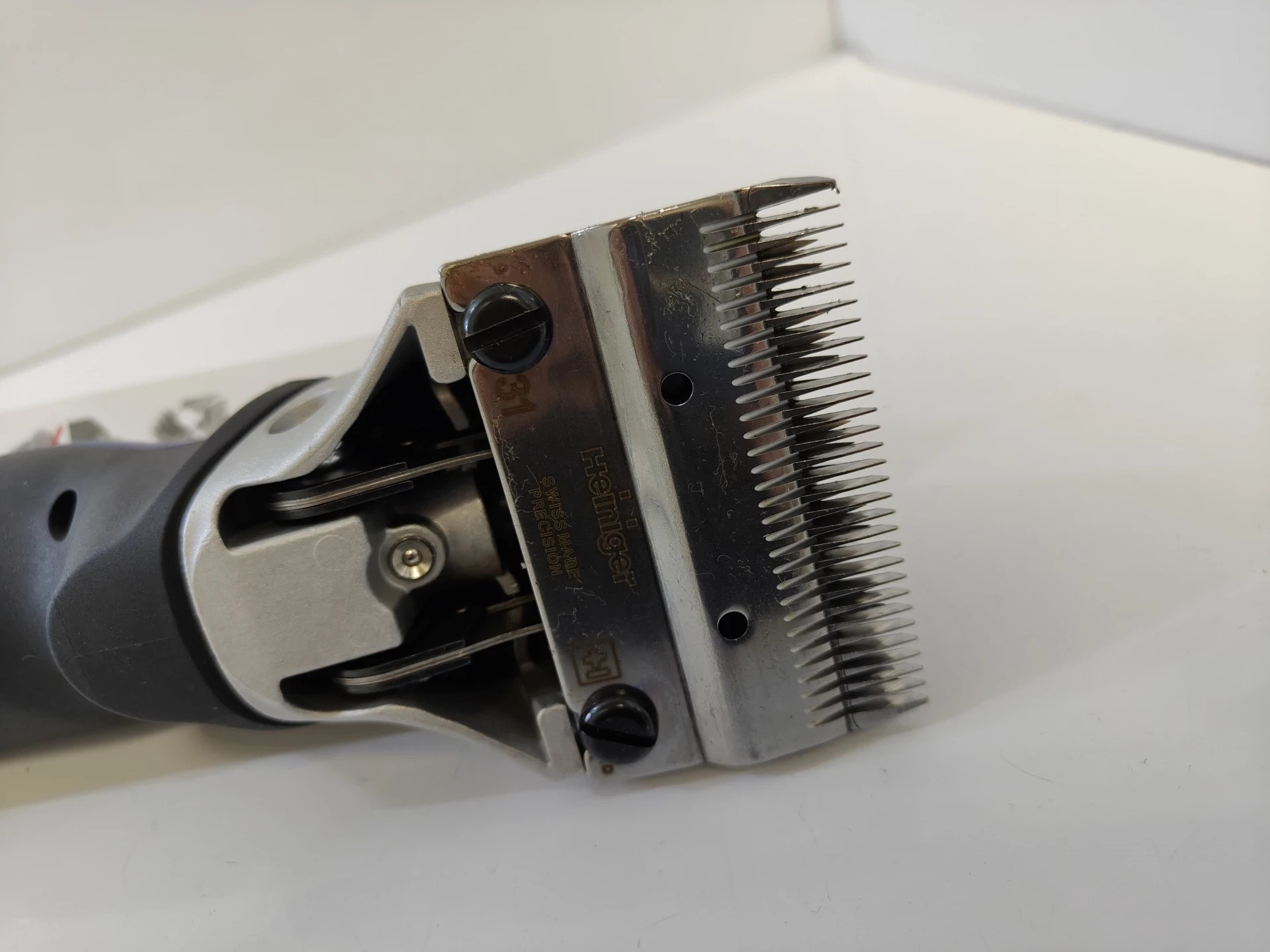 heiniger-xplorer-bezprzewodowa-maszynka-do-strzyzenia-koni-bydla-product-id-d7cc9479-7136-4b29-a6f0-6475c44b2444