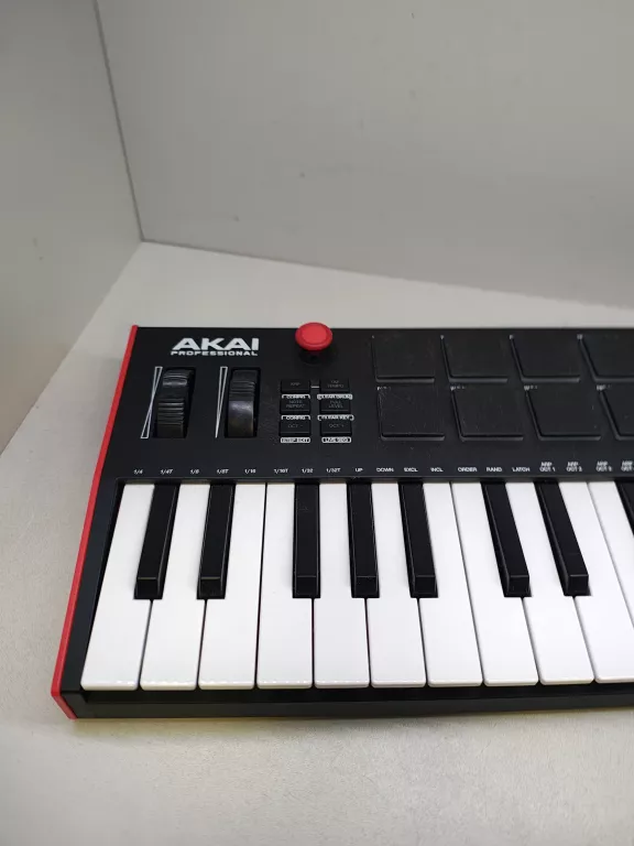 KLAWIATURA STERUJĄCA AKAI MPK MINI PLUS USB/MIDI