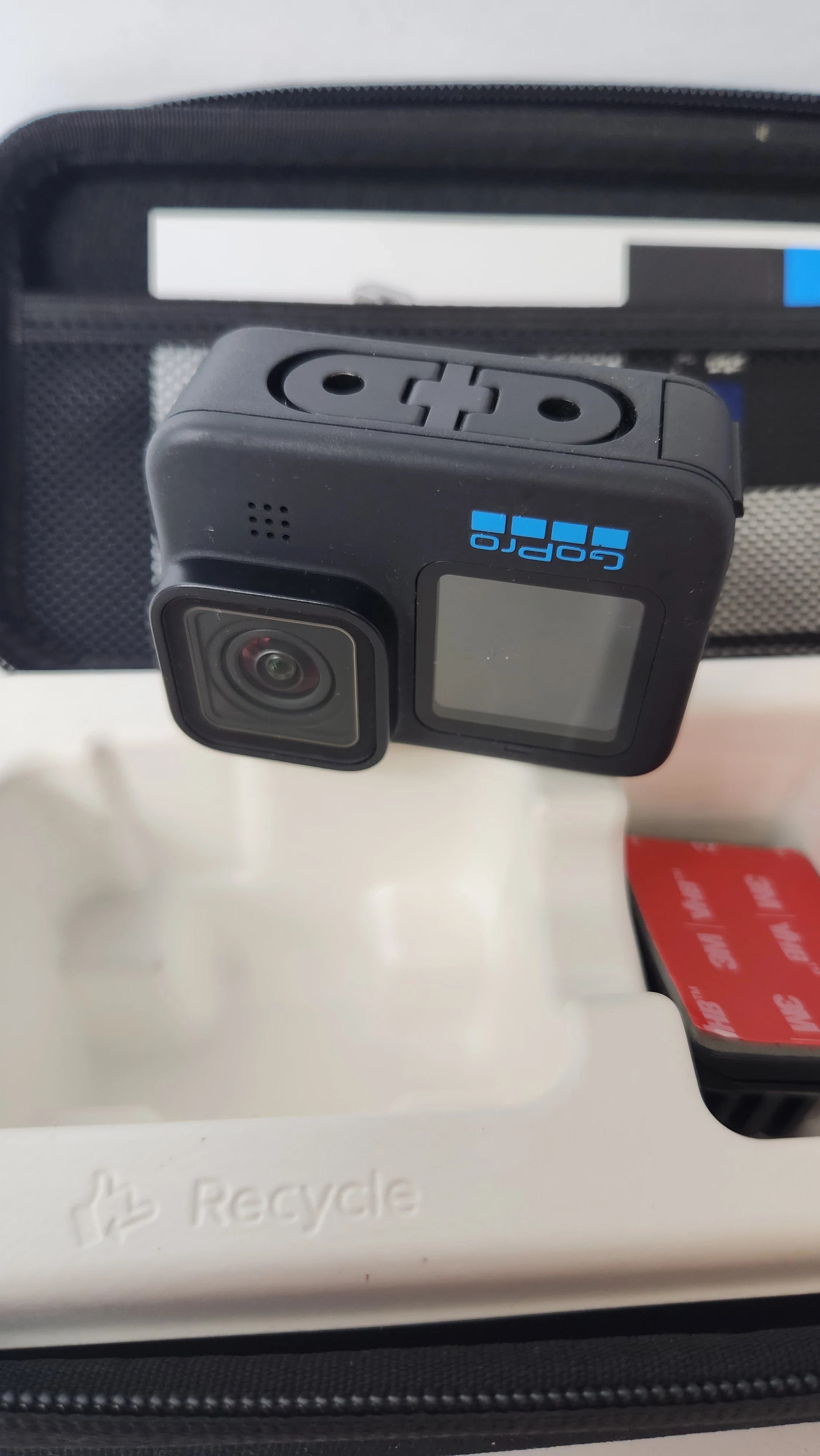 kamera-sportowa-gopro-hero10-black-stan-11323-2