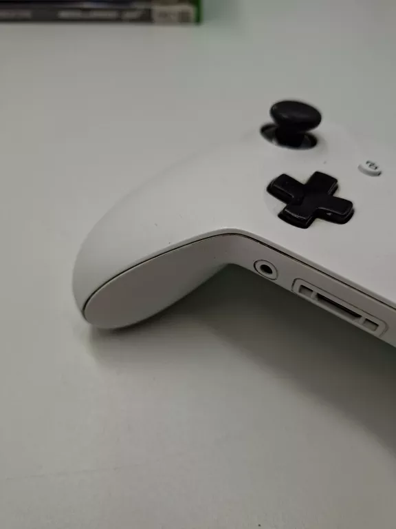 KONSOLA XBOX ONE S + 2X PAD + 6X GRY