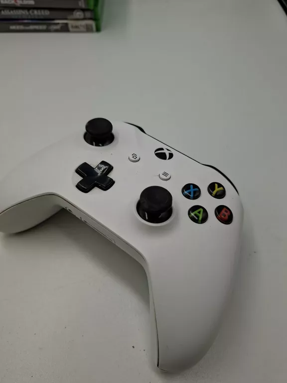 KONSOLA XBOX ONE S + 2X PAD + 6X GRY