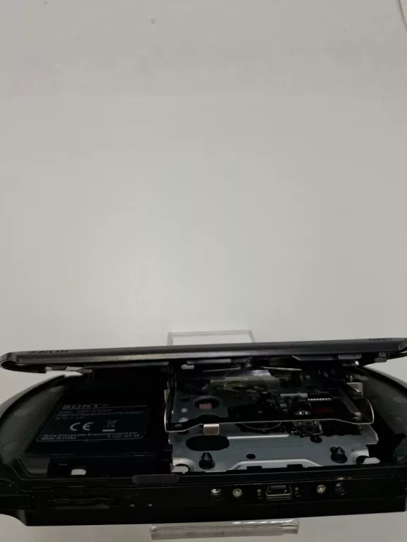 KONSOLA PSP GO STREET E1004 + GRA